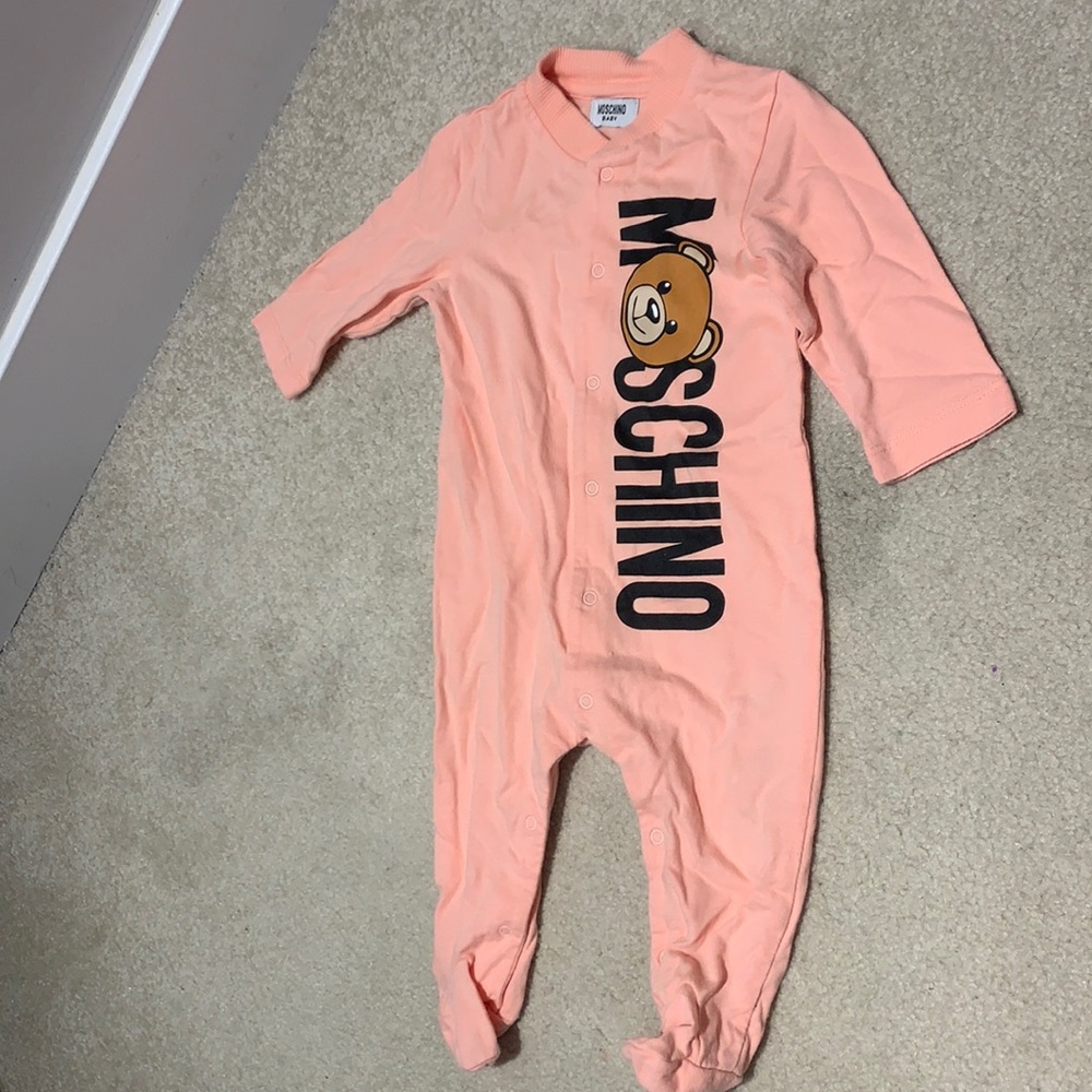 Moschino pink baby footie onsie pj one piece pijama sleeper